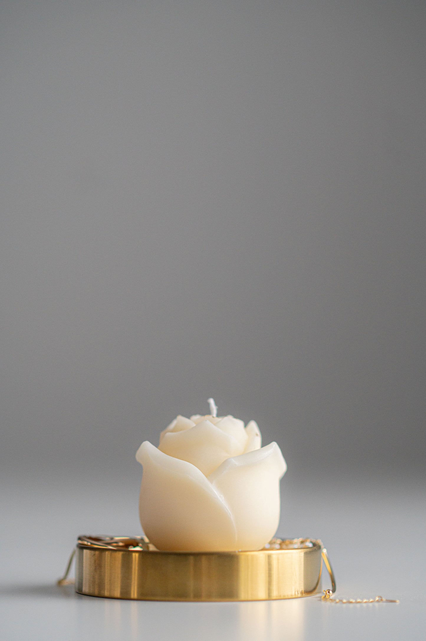 Bloom rose candle
