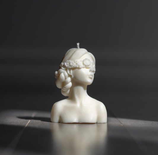 Delilah candle decoration